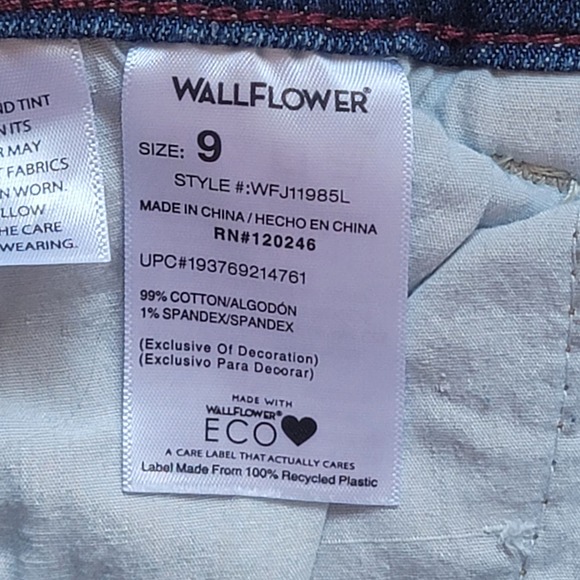 Wallflower The Mom Jean Shorts Size 9 NWT - Picture 6 of 8